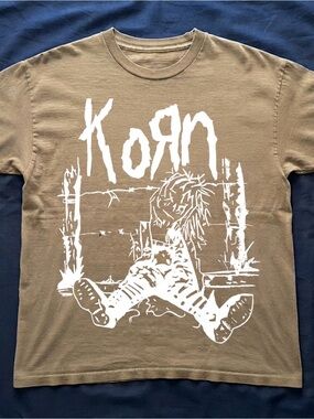 Gildan Korn Band Tee in Tan with White Graphic